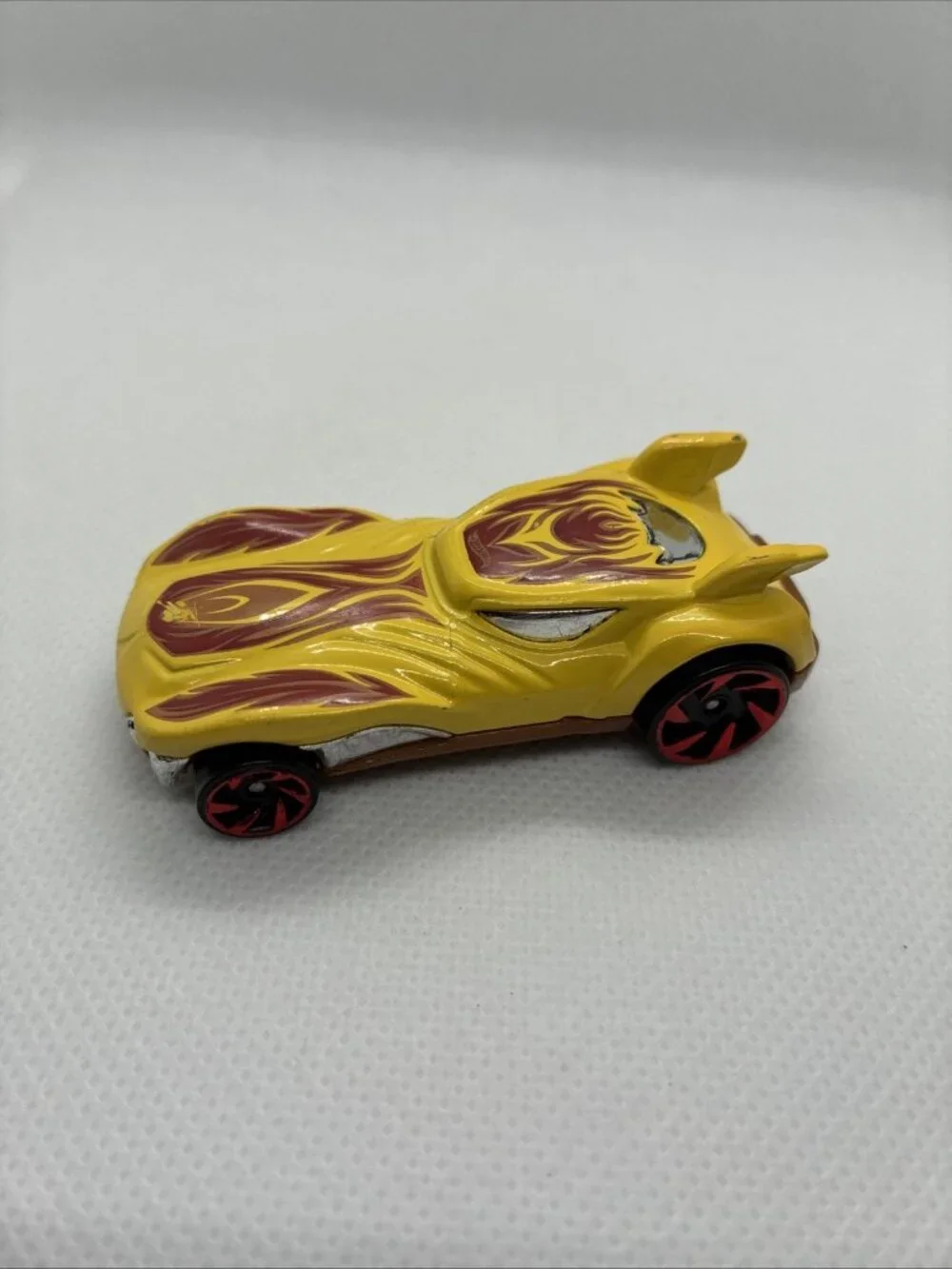 Hot Wheels Howlin Heat Yellow Red Flames Diecast Car 2010 Mattel Loose
